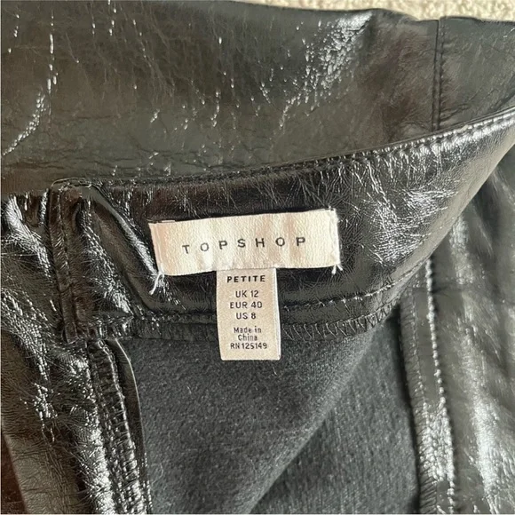 TOPSHOP Black Shiny PVC Fitted Mini Skirt with Front Zip - Picture 12 of 12